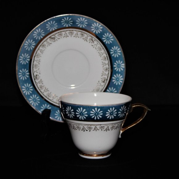 Vintage Royal Minster Cup & Saucer with Yellow and White Floral w/Gold Trim - Picture 15 of 15